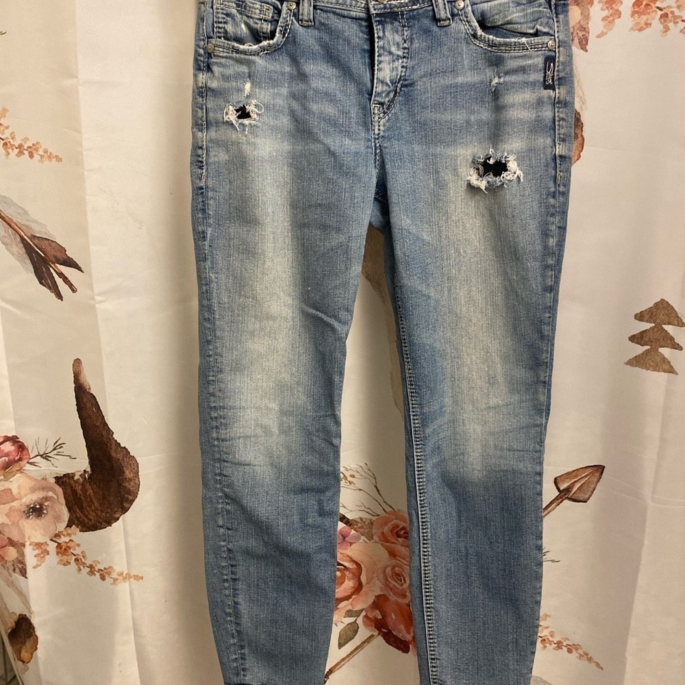 Silver Jeans Women's Distressed Blue ankle Jeans​​​​